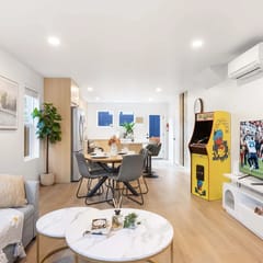2025 Modern 2BR Home, Near Sea-Tac & Boeing