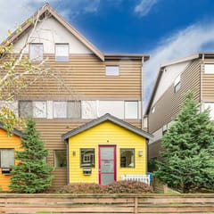 3BR Modern Townhome w, Parking Near UW & Childrens Hospital