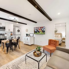 Designer 1BR Oasis | 1 Min to I-5 & Costco