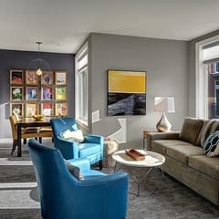 DT Designer's 2BR Condo Parking, Tub, Pool - 99 walk score