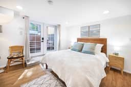 Artist 750sqft 2BR Basement, Maple Leaf Park