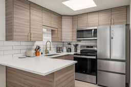 Brand New 2BR Condo in Queen Anne, Walk to Space Needle