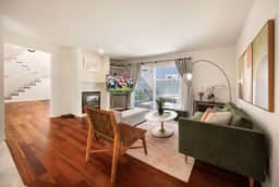 Kirkland Elegant 4B 2,5B Family Retreat with Designer Decor
