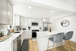 Modern 3BR Retreat w, City Views, 2 Living Spaces