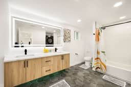 Modern 3BR Retreat w, City Views, 2 Living Spaces