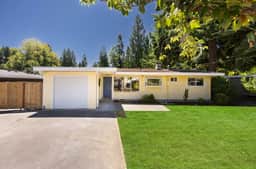 Modern Single-Level 2BR, Easy Access & Office