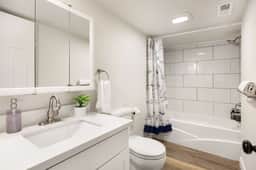 Pet Friendly 1BR Basement w, Gym, Near UW &Hospital