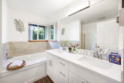 Private 3BR Greenbelt in Peaceful Lynnwood