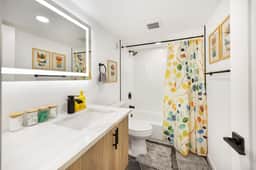 Remodeled 1BR Private Basement, 9 Min to Beach