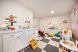  Family-friendly Home w, Kids' Play Castle