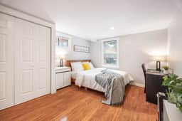 Spacious 2BR Home, Backyard Parking & UW
