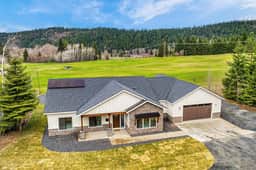 Luxury Ski & Golf 4BR Retreat w/EV outlet, Hot Tub