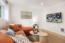 Modern Bothell 980SF 2BR Near Woodinville Wineries - Image 2