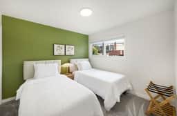 Modern 2BR Queen Anne Condo, Walk to Downtown - Image 3