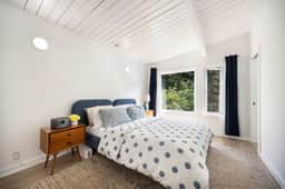Modern Mercer Island 5BR/3BA Family Home w/ Deck - Image 4