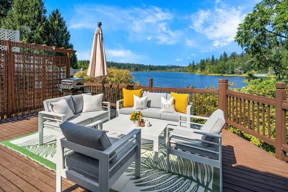 European White Castle on Lake Desire, Private Dock - Image 1