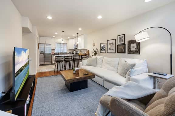 Green Lake 3BR Retreat, Rare Large Garage - Image 1