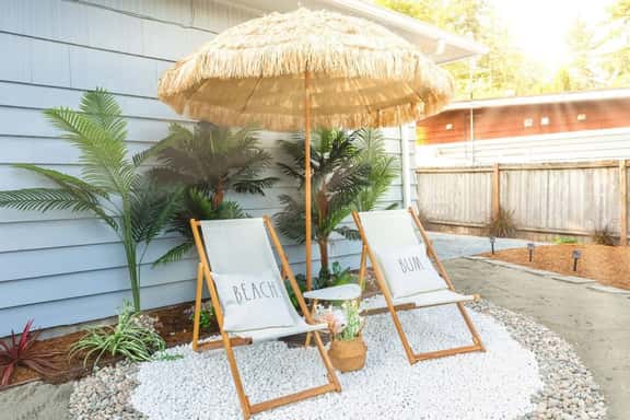 Hidden Renovated Garden Cottage Near Costco, I99 - Image 1