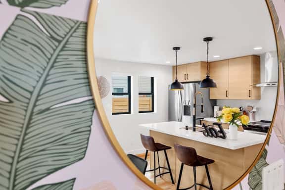Madison Valley New Built 2B-2,5B Luxe Retreat - Image 1
