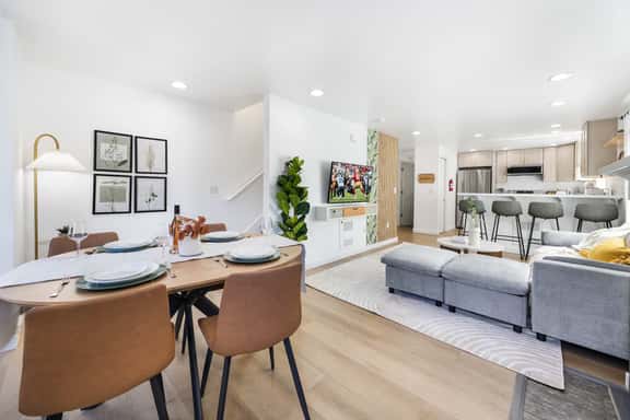 Modern 2BR Gem , Near UW & Lake Trails & Garage - Image 1