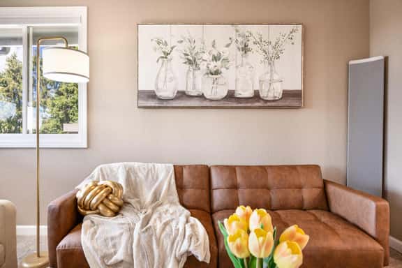 Modern 2BR2BA Kirkland Home, Walk to Beach Park - Image 1