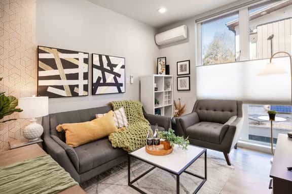 Newly Modern 2B2B Home near Seatac - Golf course - Image 1