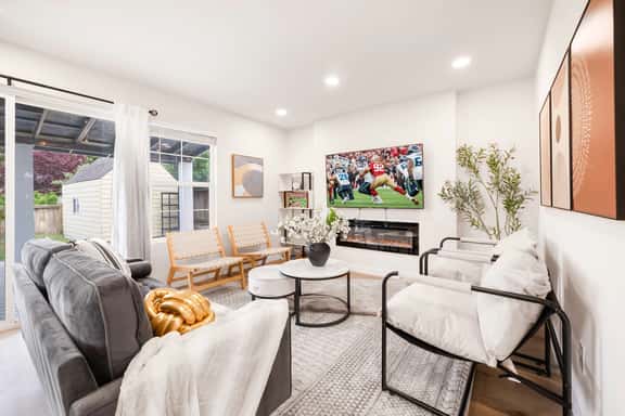 Newly Remodeled Hilltop 4B Retreat with Gym - Image 1