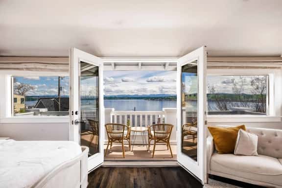Seattle Craftsman Mansion w, Lk&Mt Rainier view - Image 1