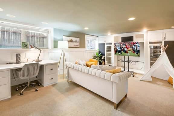 Seattle Luxury 3B2B Daylight Basement 13 min to DT - Image 1