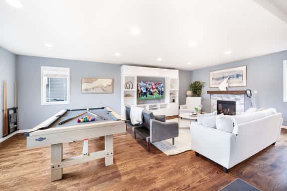 Stylish 3BR Home, EV Outlet, Near Light Rail - Image 1
