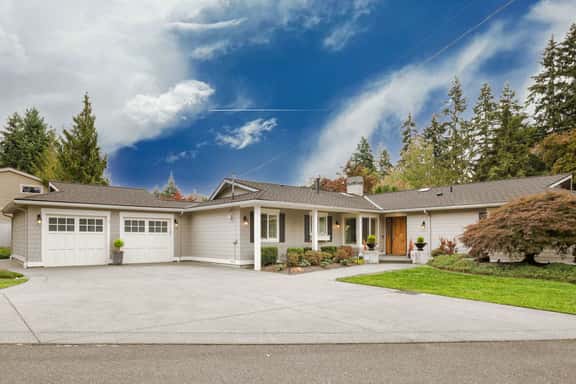 Medina Single-Level 3BR Home, Parks & Bellevue DT - Image 1