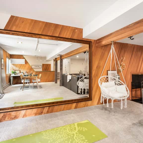 Kirkland Oasis, Chic Basement Retreat with Hot Tub - Image 1