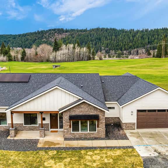 Luxury Ski & Golf 4BR Retreat w/EV outlet, Hot Tub - Image 1
