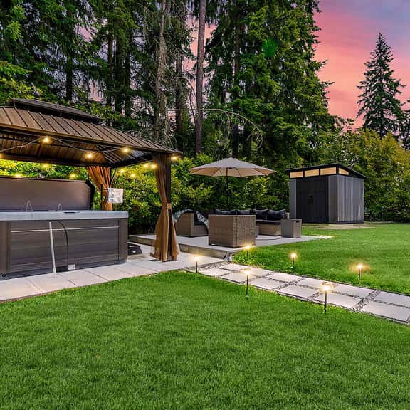 Lynnwood Modern Basement, Hot Tub, Private Entry - Image 1