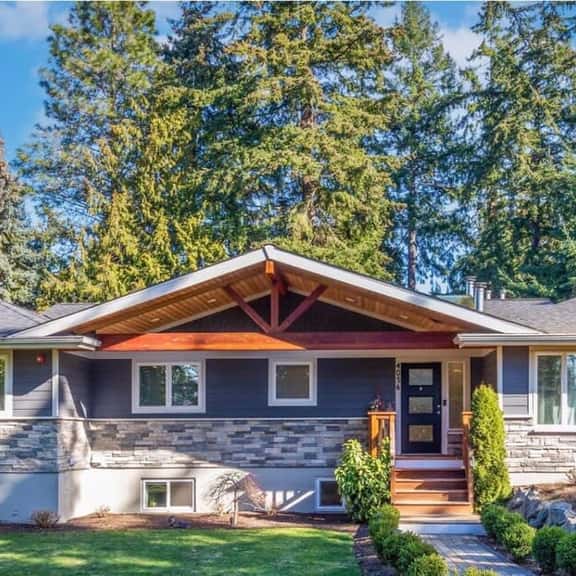 Mercer Island Modern Family-Friendly Home, I-90 - Image 1