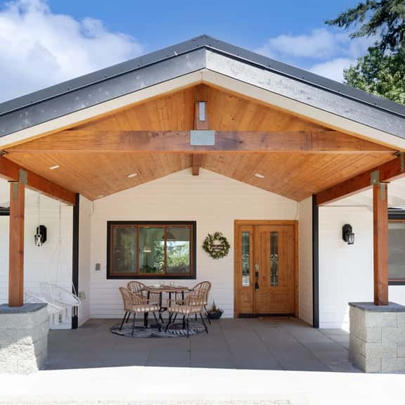 Modern Mountain View Getaway w, Huge Outdoor Space - Image 1