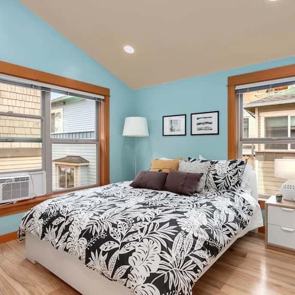 Modern Townhouse near DT Seattle & Stadium, Parking - Image 1