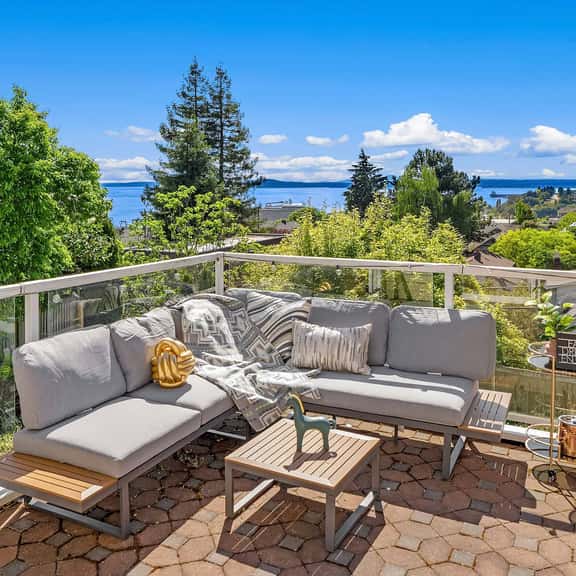 Queen Anne Retreat with Bay Views, Dining & Shop - Image 1