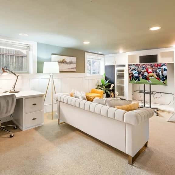 Seattle Luxury 3B2B Daylight Basement 13 min to DT - Image 1
