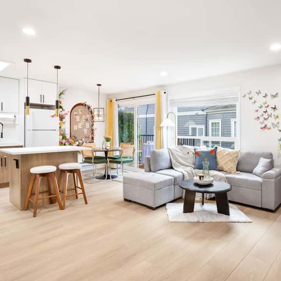 Secret Garden Bloom - 665sf 1BR Queen Anne Condo - Image 1