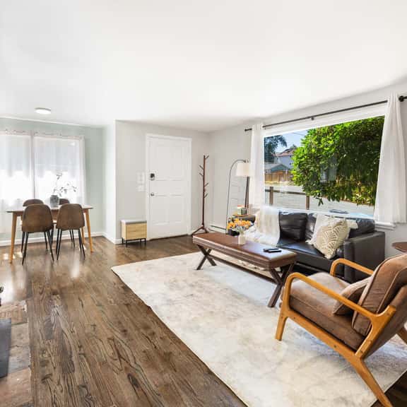 Vintage Charm 3BR Home w,Yard, Pets Welcome - Image 1