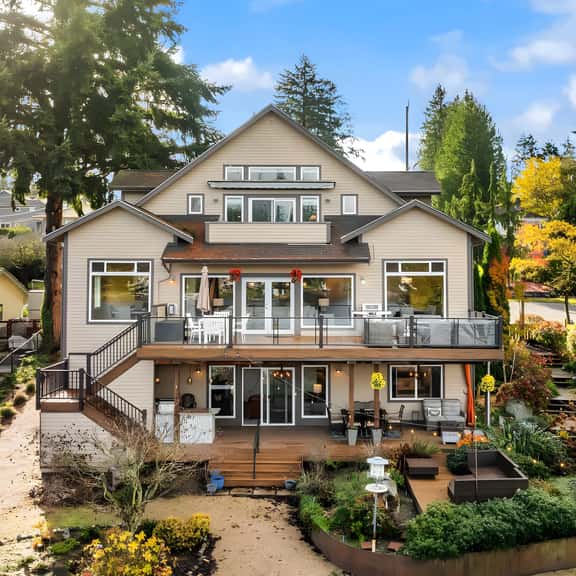 Serene Waterfront Escape w, Amazing View & Hot Tub - Image 1