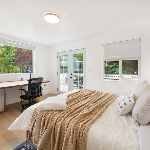 Modern Bothell 980SF 2BR Near Woodinville Wineries - Image 1