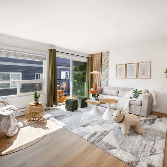 Modern 2BR Queen Anne Condo, Walk to Downtown - Image 1