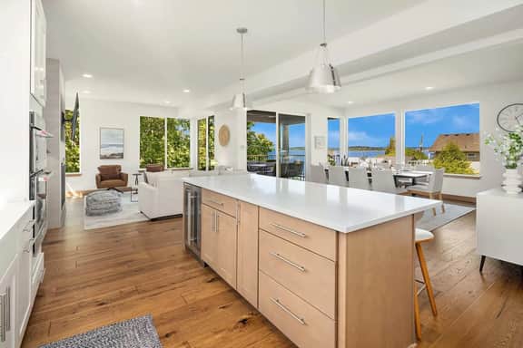 Luxury 6 BR Mansion w, Water Views & Walk to Beach