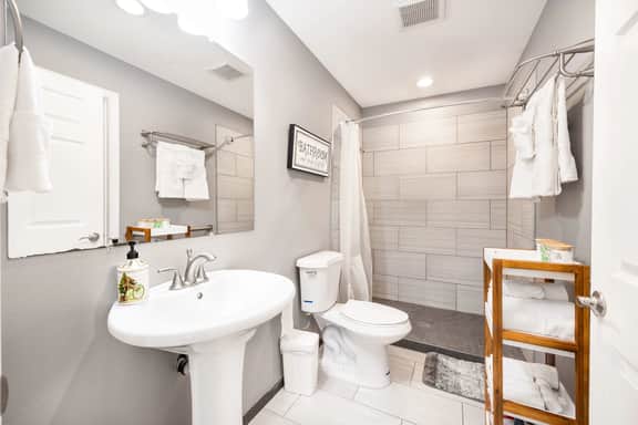 Modern & Family Oasis Minutes from SeaTac Airport