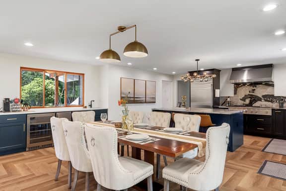 Modern Mountain View Getaway w, Huge Outdoor Space
