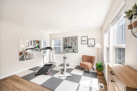 Newly Remodeled Hilltop 4B Retreat with Gym