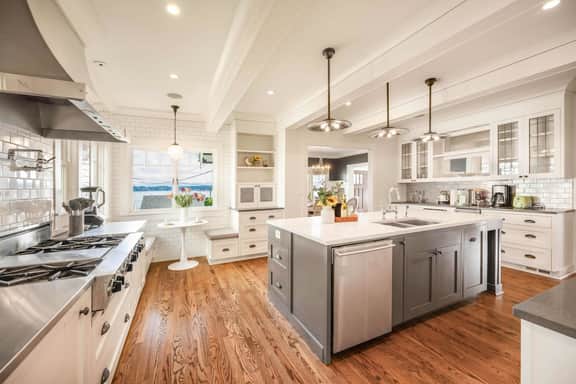 Seattle Craftsman Mansion w, Lk&Mt Rainier view