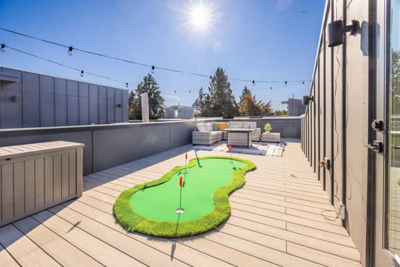 Modern 3BR City View Home w, Near Green Lake & UW
